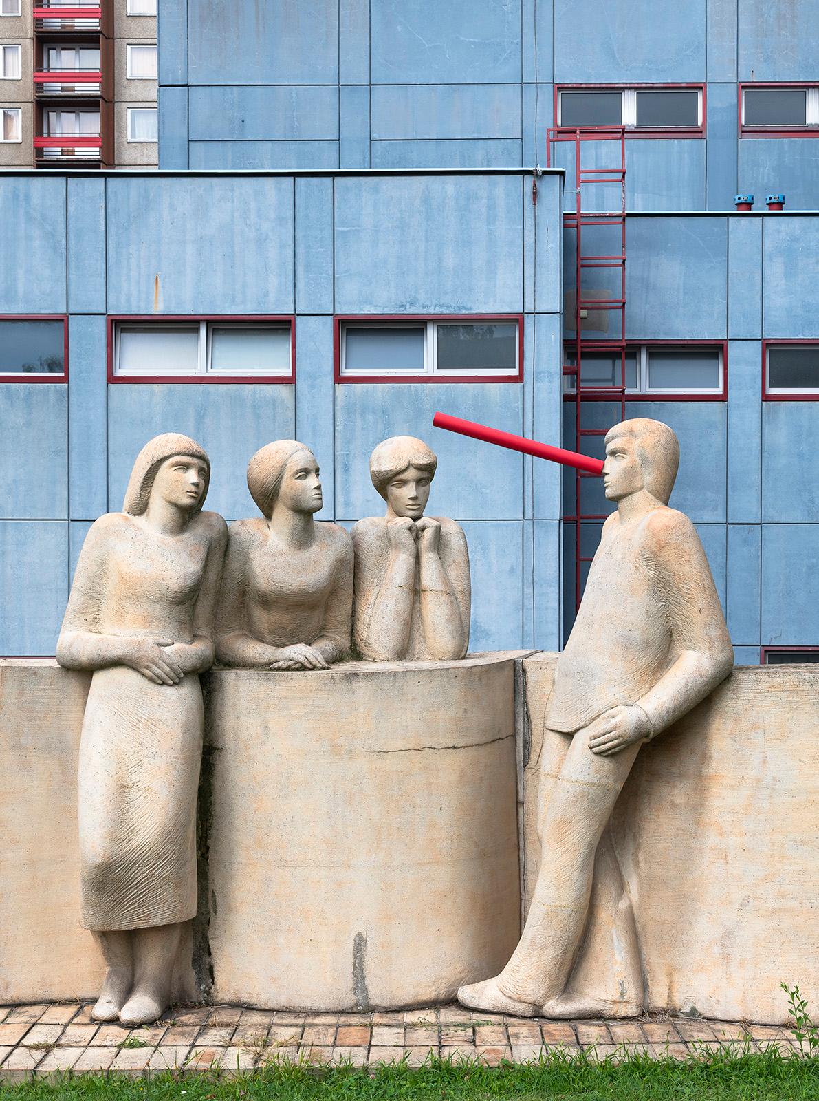 Skulptur mit drei Frauen und Mann - zweintopf 